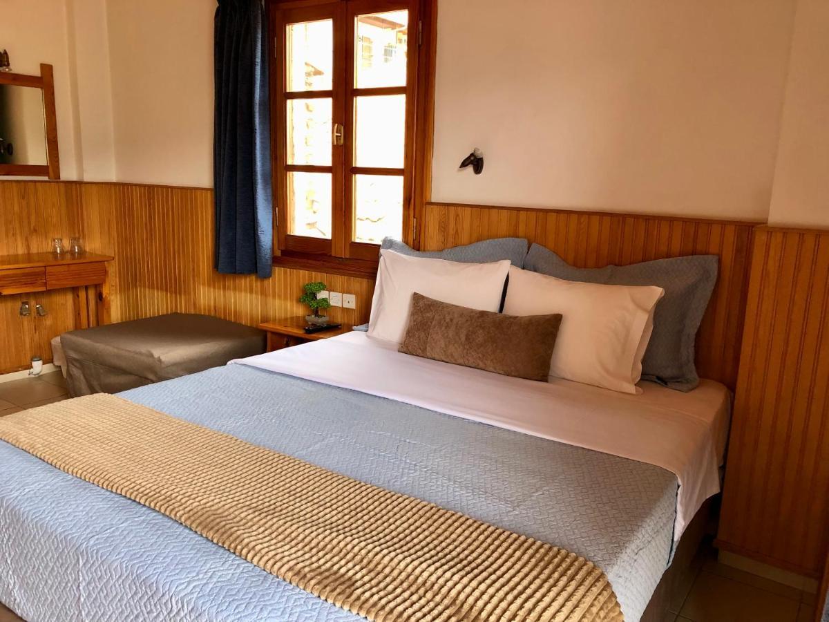 Apostolos Hotel Мецовон Экстерьер фото