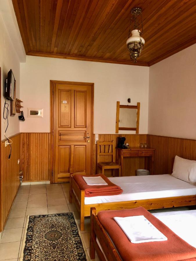 Apostolos Hotel Мецовон Экстерьер фото