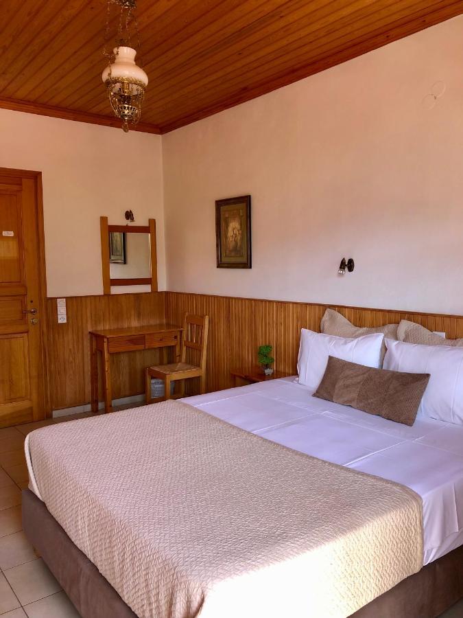 Apostolos Hotel Мецовон Экстерьер фото